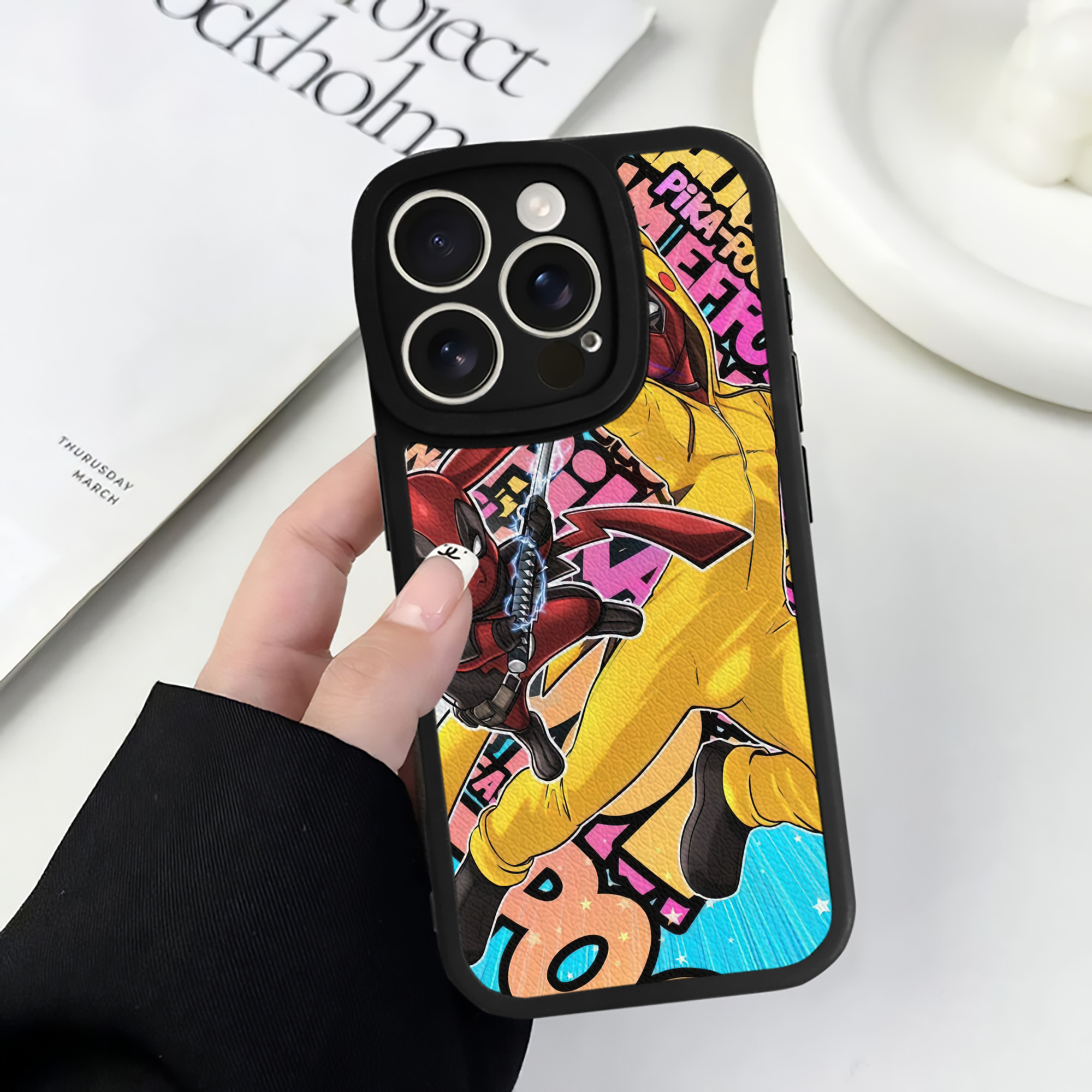 （画像用） Deadpool デッドプール 【iPhone 16シリーズ対応】シリコンスマホケース（レザー調） 材質：シリコン